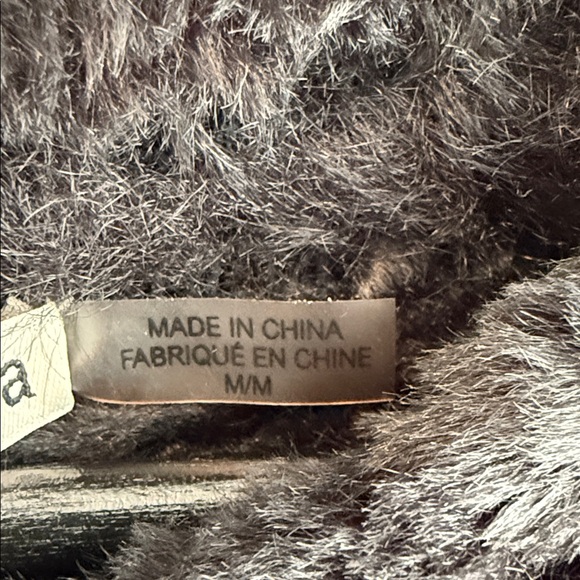 ALICE AND OLIVIA FAWN FAUX FUR JACKET - Picture 9 of 12